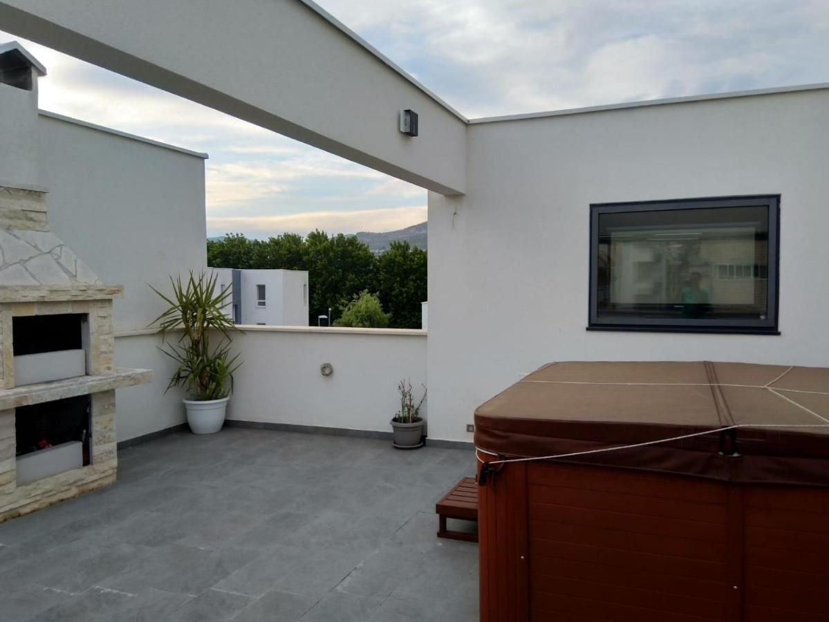 Sea Pearl Luxury Apartment Podstrana Exterior photo