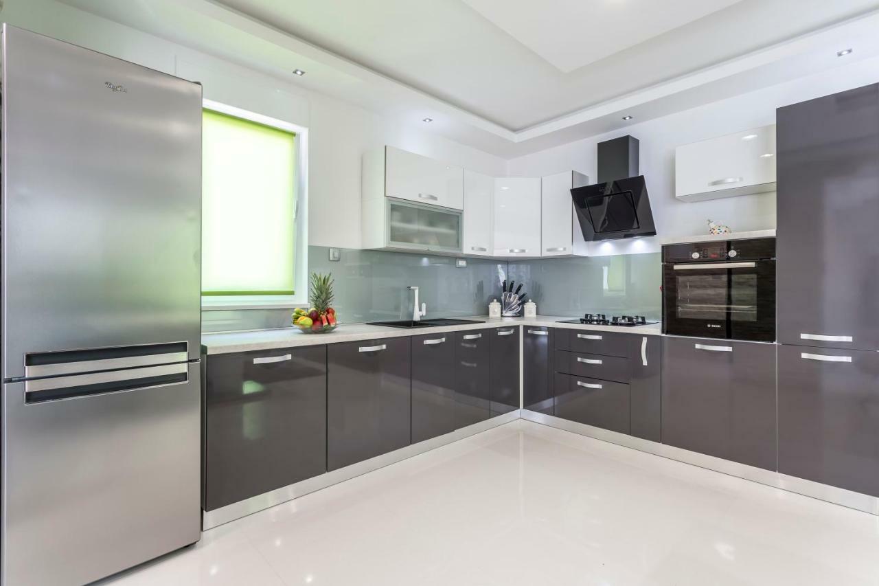 Sea Pearl Luxury Apartment Podstrana Exterior photo